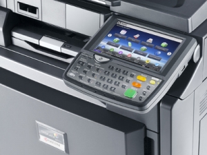 Impresora Kyocera laser color TASKalfa 4551ci Tecnycopia Foto pantalla táctil
